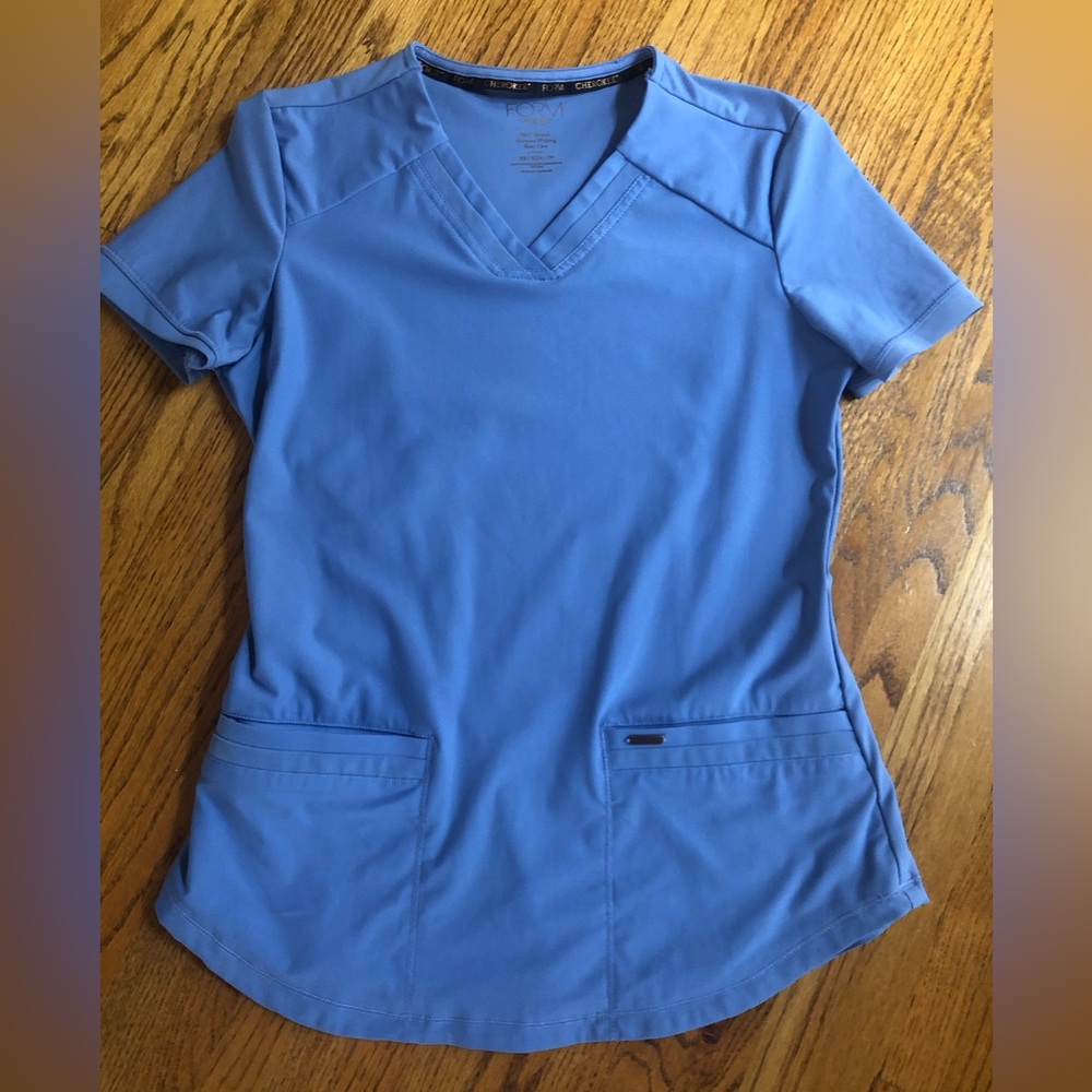 Form Women’s Sky Blue Color Scrub Top Sz XS